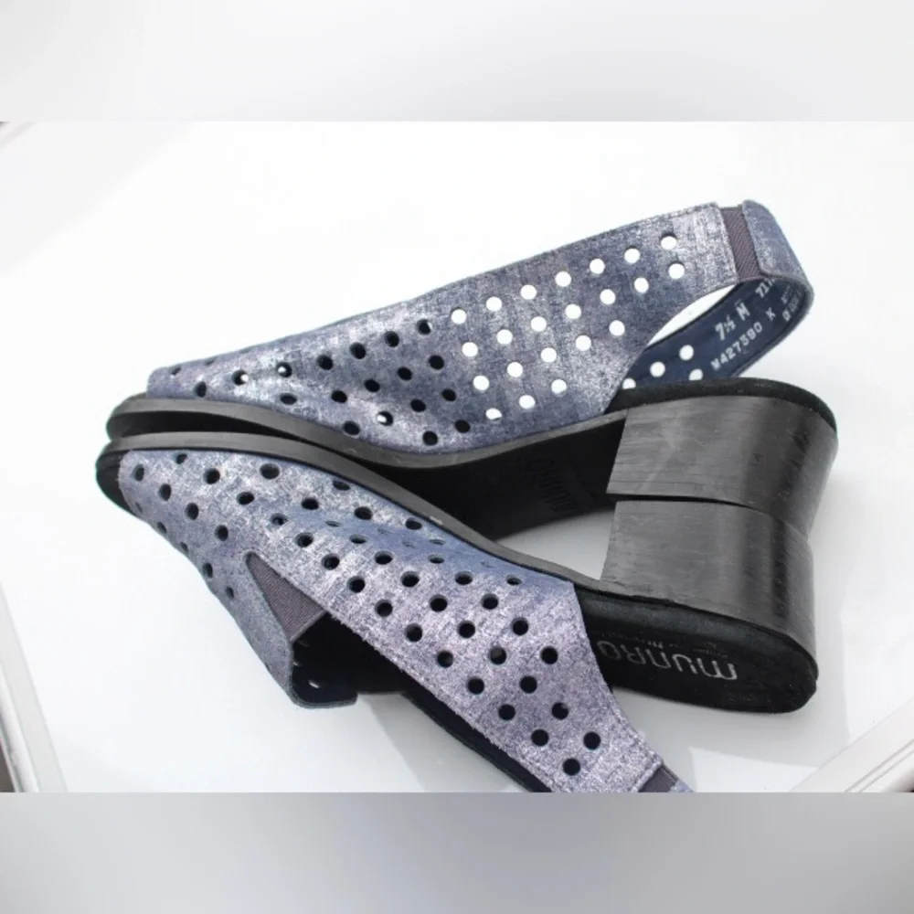 Munro Mickee sling back sandals